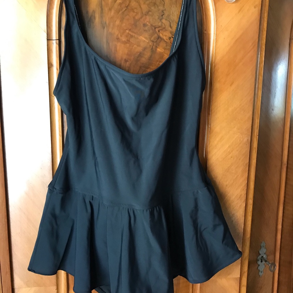 Two skirted bathing suits sz Med nice fit as new